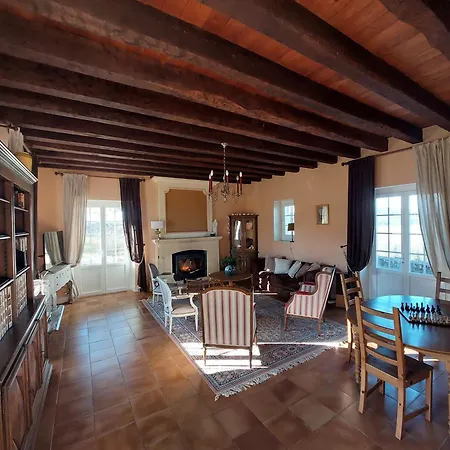 La Belle Mondane, En Dordogne